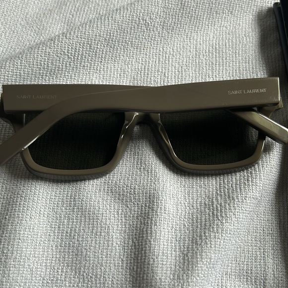 A pair of saint laurent sunglasses - Picture 2 of 5